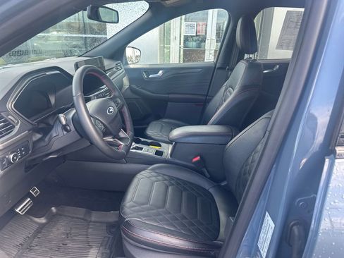 Used 2024 Ford Escape ST-Line Elite w/ Premium Technology Package AWD/4WD image 9