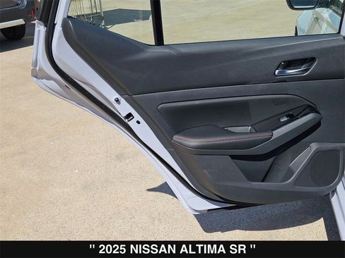 New 2025 Nissan Altima 2.5 SR image 18