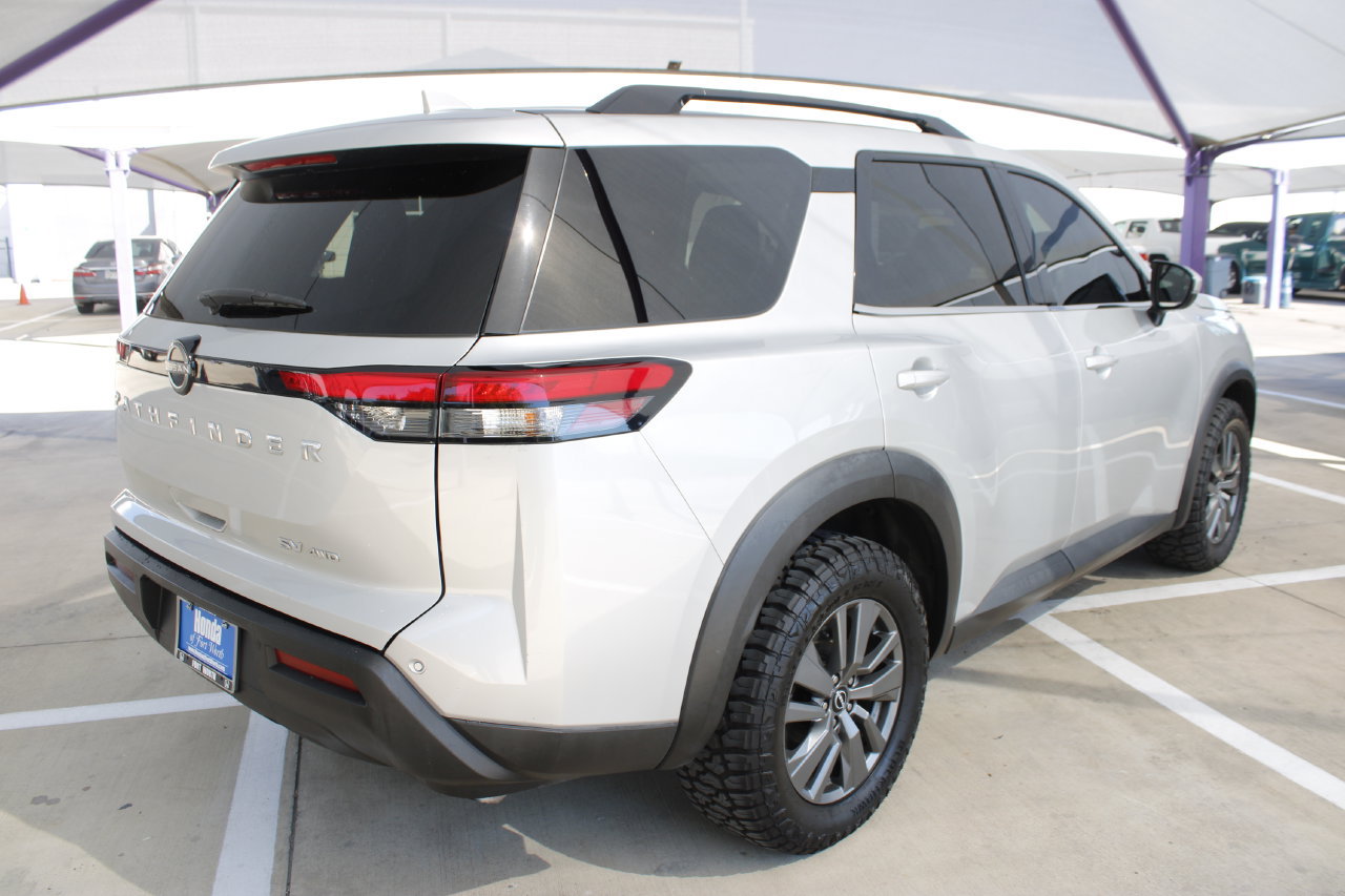 Used 2023 Nissan Pathfinder SV AWD/4WD image 7