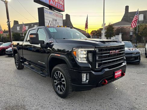 Used 2022 GMC Sierra 2500 AT4 AWD/4WD image 4