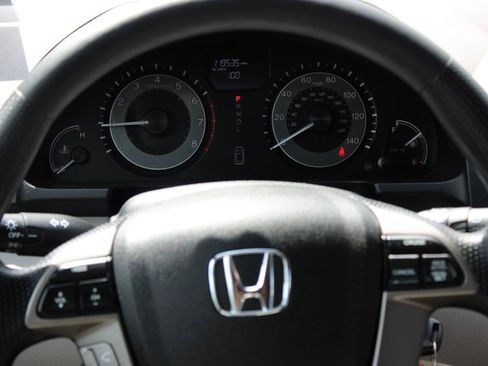 Used 2016 Honda Odyssey LX image 8