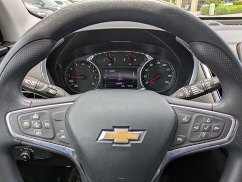Used 2021 Chevrolet Equinox LT AWD/4WD image 24