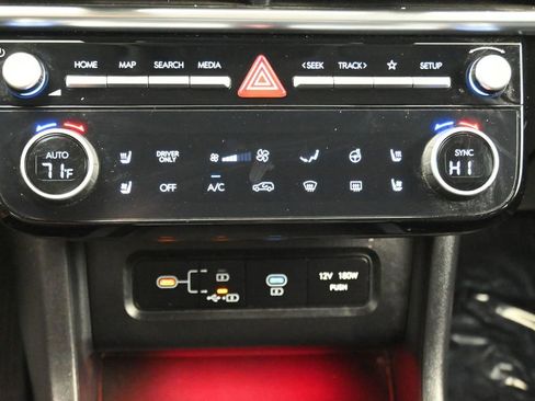 Used 2025 Hyundai Tucson Limited AWD/4WD image 19