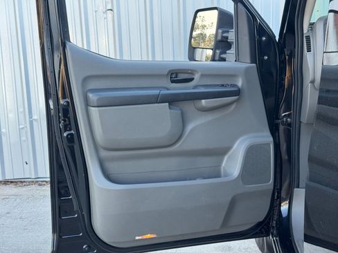 Used 2018 Nissan NV 3500 SL image 38