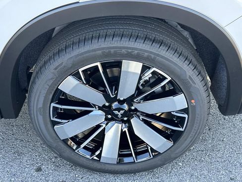 New 2026 Mitsubishi Outlander SE image 13