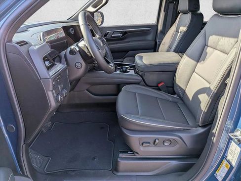 New 2026 Chevrolet Suburban Premier image 15