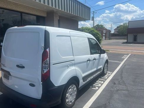 Used 2017 Ford Transit Connect XL FWD image 4