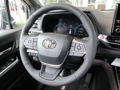 New 2026 Toyota Sienna Platinum AWD/4WD image 23