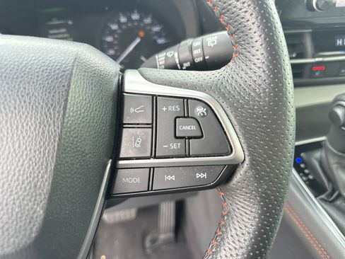 Certified 2023 Toyota Sienna XSE image 19