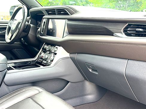 Used 2022 GMC Yukon Denali AWD/4WD image 24