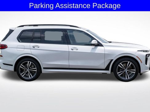 Used 2025 BMW X7 xDrive40i w/ M Sport Package AWD/4WD image 9