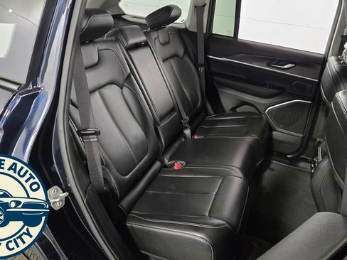 Used 2023 Jeep Grand Cherokee 4WD 4xe image 40