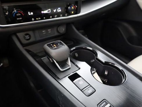 Used 2025 Nissan Rogue SV w/ SV Premium Package image 21