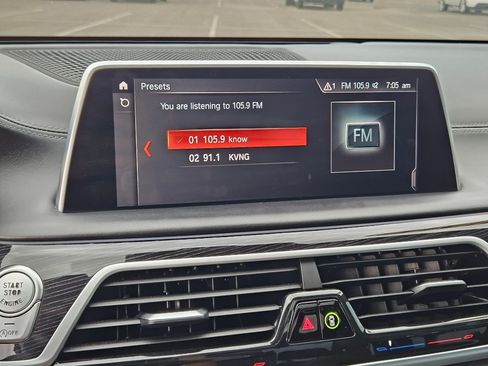 Used 2019 BMW 750i xDrive w/ Executive Package AWD/4WD image 19