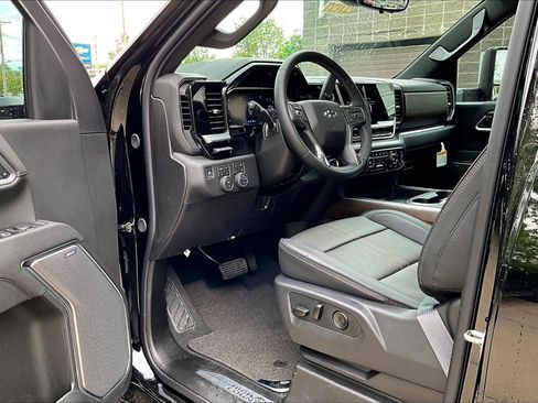 New 2026 Chevrolet Silverado 2500 High Country w/ Midnight Edition AWD/4WD image 7