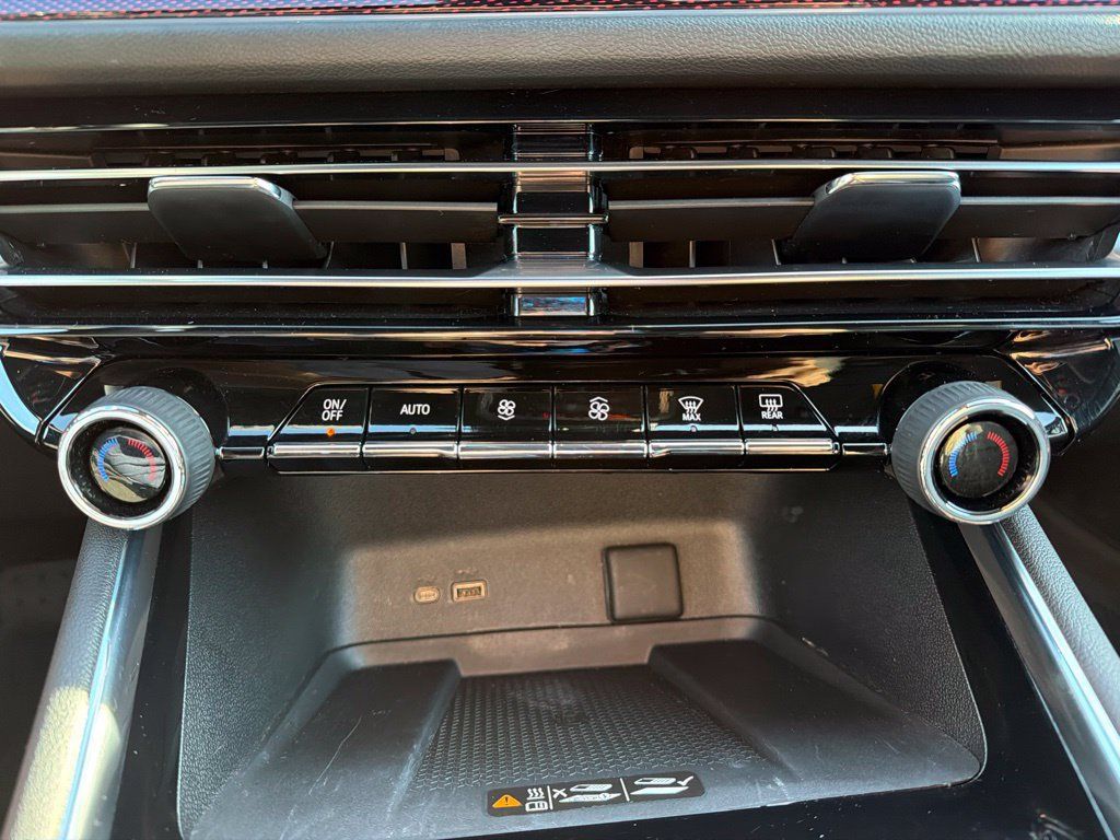 Used 2024 Chevrolet Traverse RS w/ LPO, Floor Liner Package AWD/4WD image 24