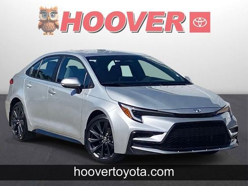 Used 2025 Toyota Corolla SE image 1