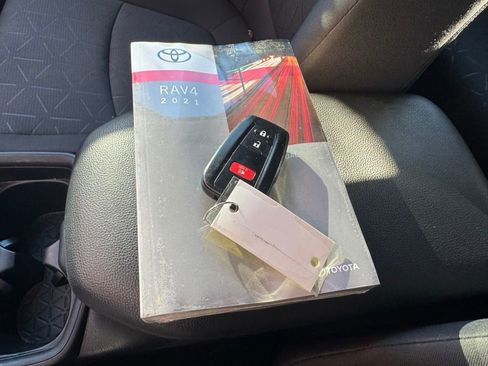 Used 2021 Toyota RAV4 XLE image 34