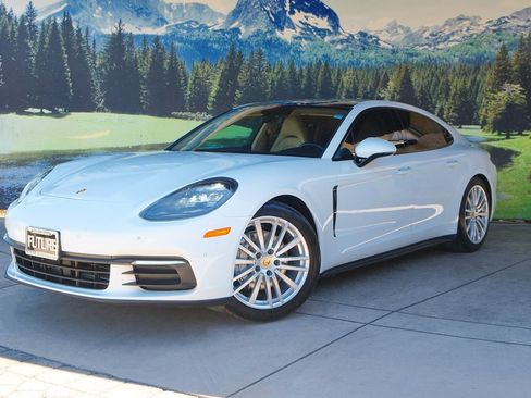 Used 2017 Porsche Panamera image 1