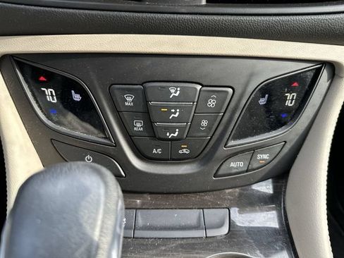 Used 2019 Buick Envision Essence AWD/4WD image 19