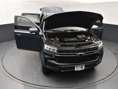 Used 2021 Chevrolet Tahoe Z71 w/ Luxury Package AWD/4WD image 25