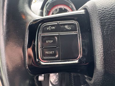 Used 2019 Dodge Grand Caravan SXT image 34