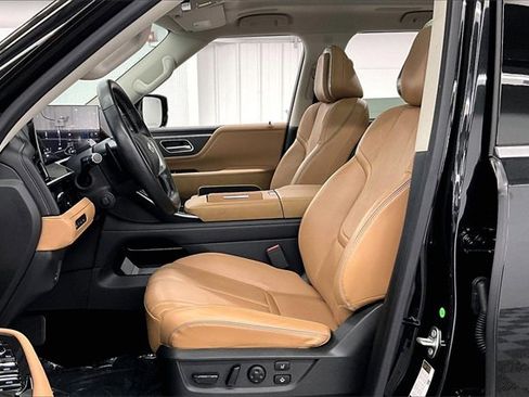 Used 2025 INFINITI QX80 Sensory image 22