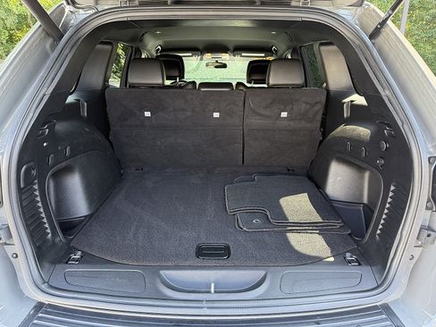Used 2021 Jeep Grand Cherokee Laredo X AWD/4WD image 13