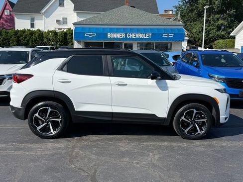 Used 2023 Chevrolet TrailBlazer RS w/ Sun and Liftgate Package AWD/4WD image 8