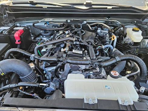 Used 2025 Toyota Tacoma SR5 AWD/4WD image 21