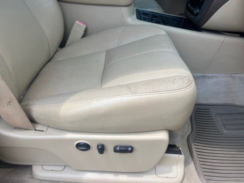 Used 2009 GMC Sierra 2500 SLT w/ SLT Convenience Package image 28