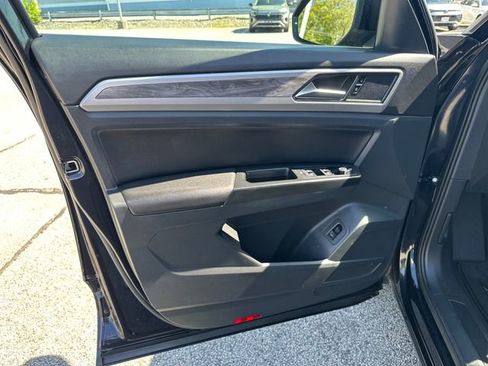 Certified 2020 Volkswagen Atlas Cross Sport SE w/ Panoramic Sunroof Package AWD/4WD image 11