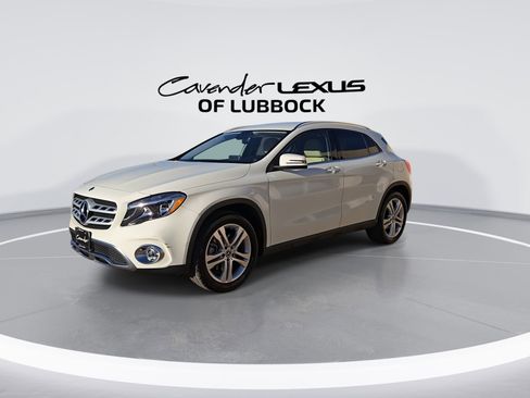 Used 2018 Mercedes-Benz GLA 250 4MATIC image 4