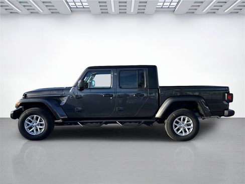 New 2023 Jeep Gladiator Sport image 5