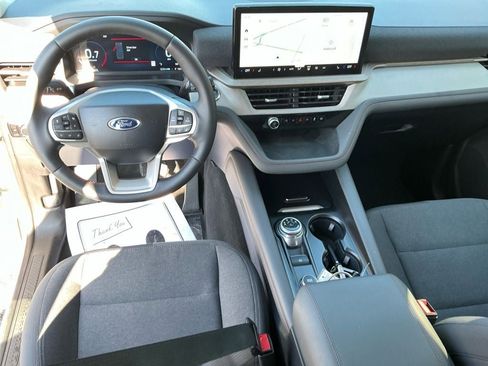 Used 2025 Ford Explorer Active image 10