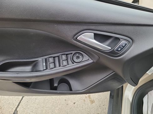 Used 2017 Ford Focus SE image 16