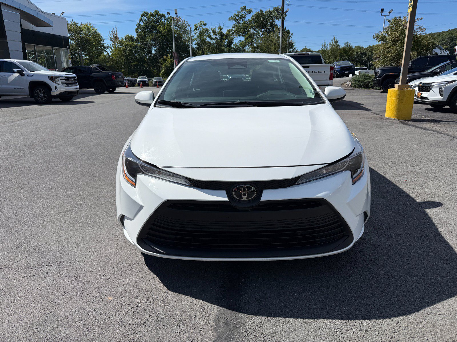 Used 2025 Toyota Corolla LE FWD image 8