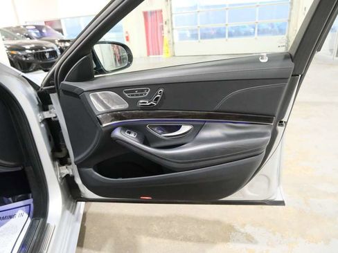Used 2016 Mercedes-Benz S 550 Sedan image 37
