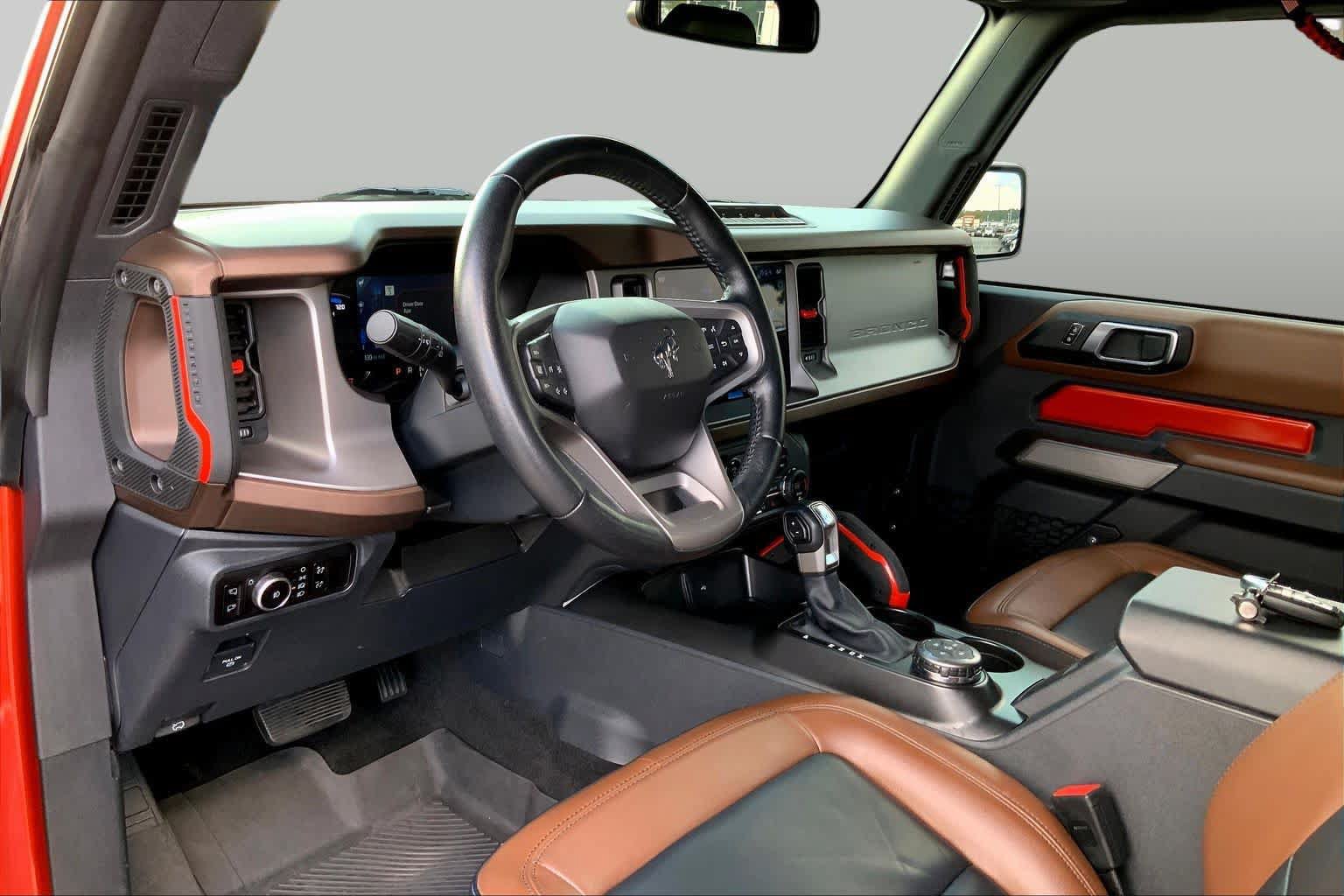 Used 2023 Ford Bronco Outer Banks w/ Sasquatch Package AWD/4WD image 16