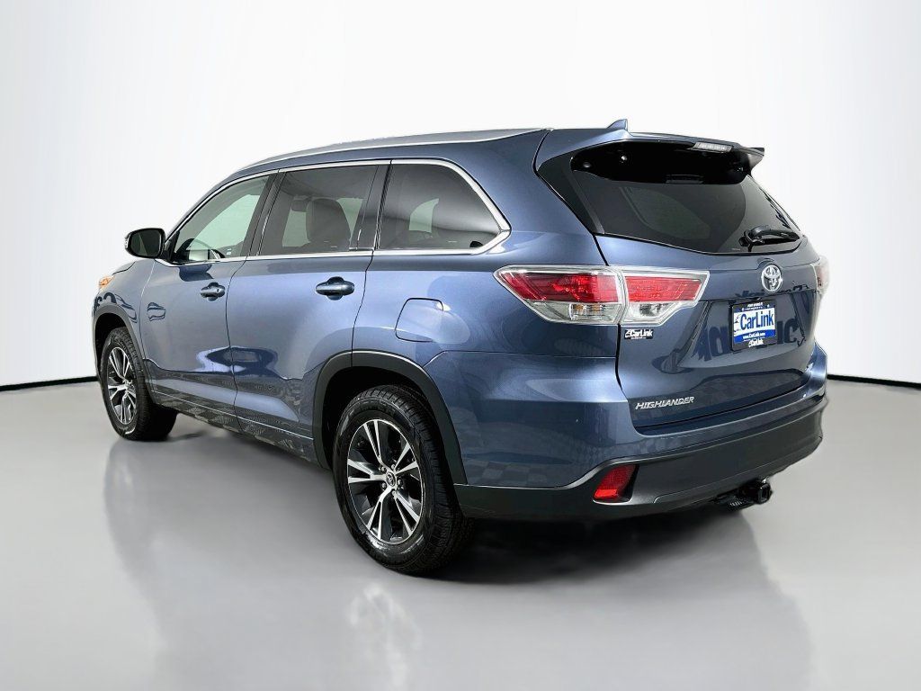 Used 2016 Toyota Highlander XLE FWD image 5