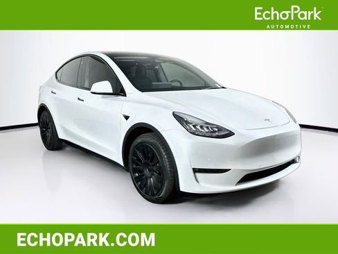 Used 2021 Tesla Model Y Long Range AWD/4WD image 1