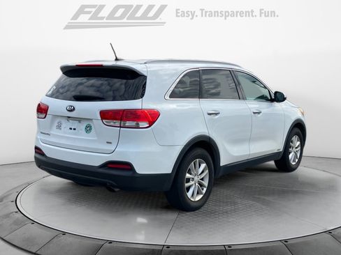 Used 2017 Kia Sorento AWD image 9