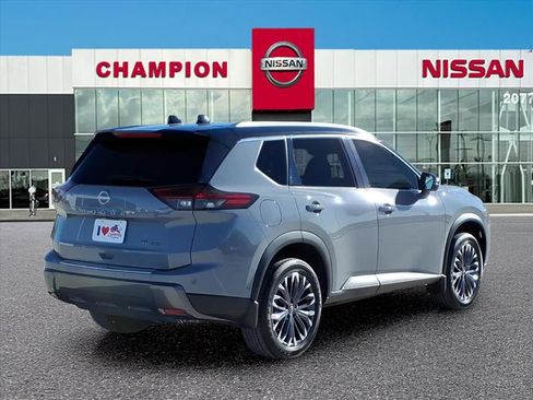 Used 2025 Nissan Rogue SL w/ Tech Package image 7