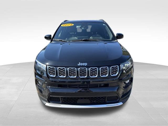 Used 2024 Jeep Compass Limited AWD/4WD image 2