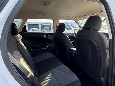 Used 2021 Kia Soul S FWD image 17