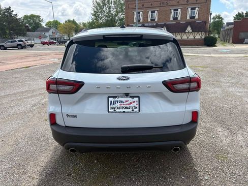 Used 2025 Ford Escape ST-Line Select AWD/4WD image 4