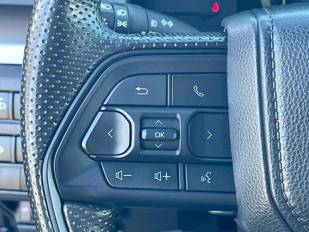 Certified 2024 Toyota Tacoma SR5 AWD/4WD image 7