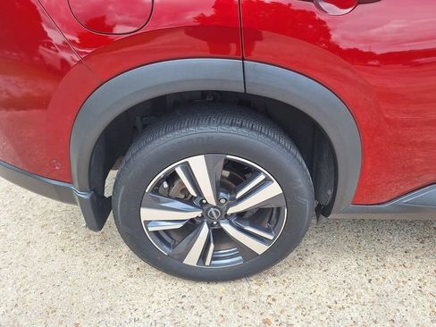 Used 2024 Nissan Rogue SL FWD image 27