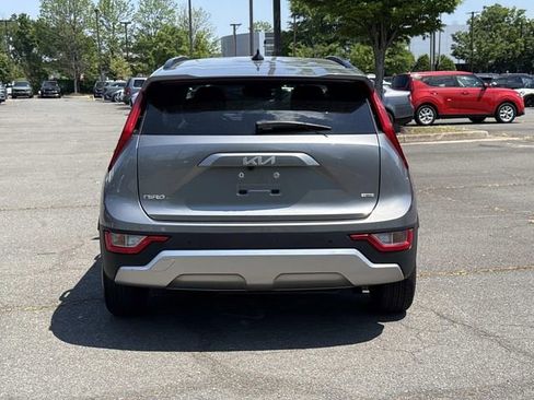 Used 2023 Kia Niro EX FWD image 3
