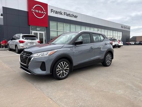 Used 2024 Nissan Kicks SV FWD image 1